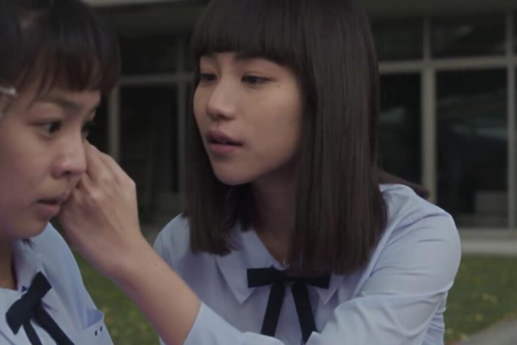 Garota de Fora 8 Garota de Fora 3 2