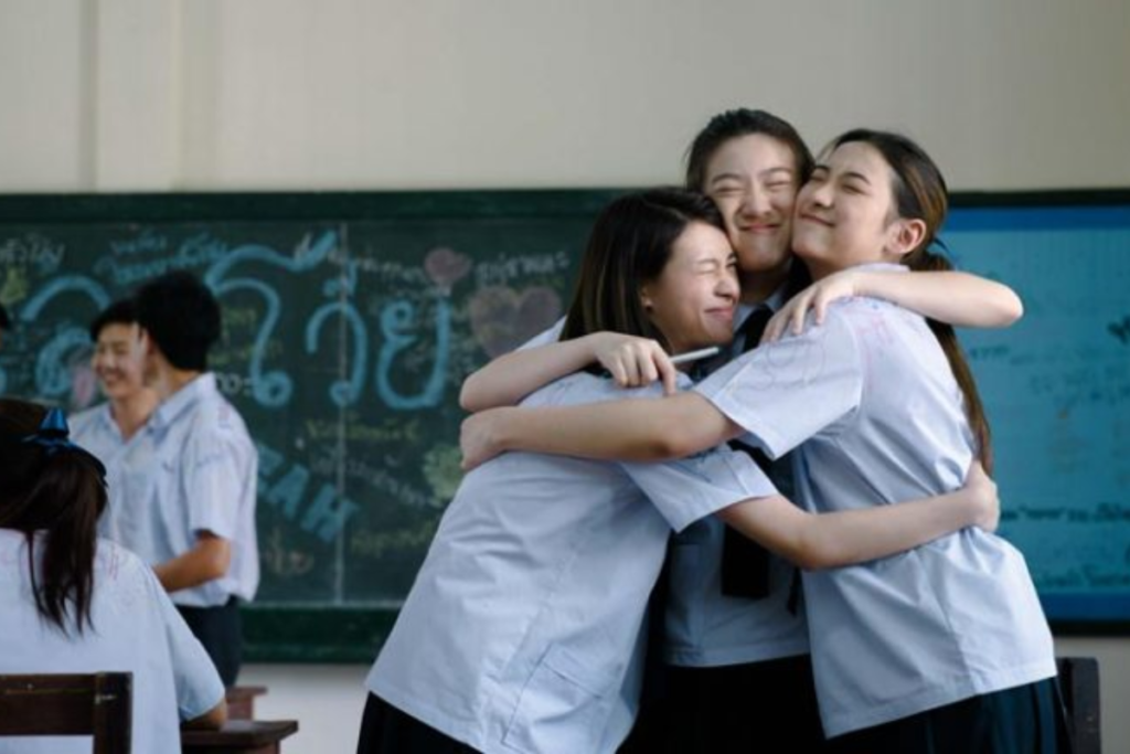 Garota de Fora 7 Garota de Fora 4 2