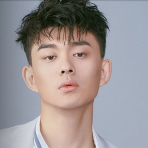 Olá, estou ao seu dispor 3 Liu Run Nan