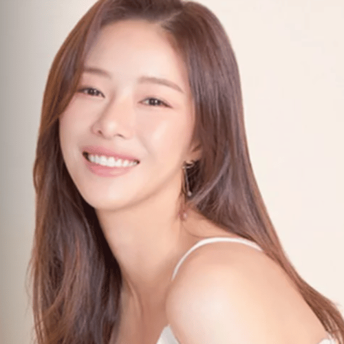 Young Lady and Gentleman 4 Park Ha Na