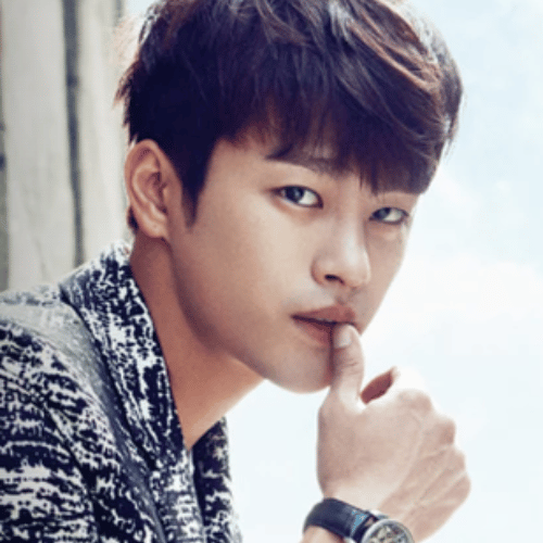Rei das Compras, Louie 4 Seo In Guk