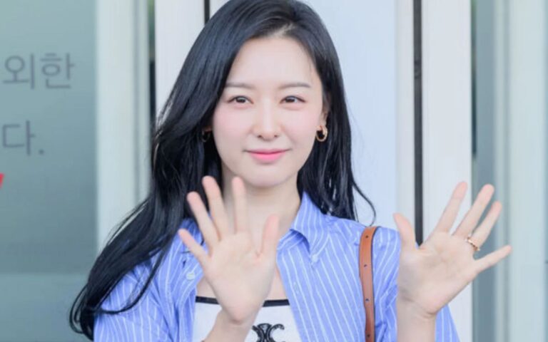 Kim Ji won em Aeroporto