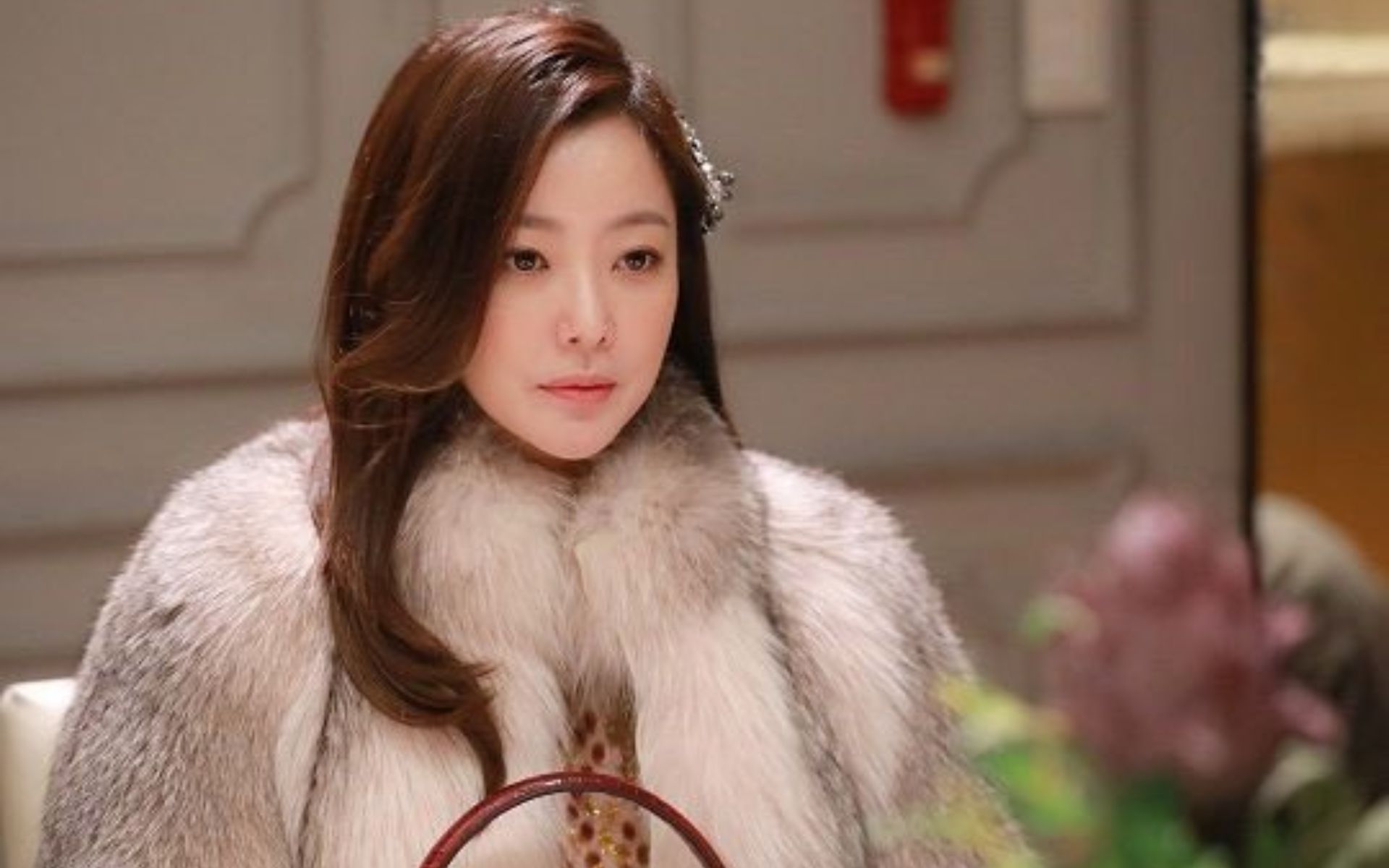 The Lady in Dignity 7 The Lady in Dignity