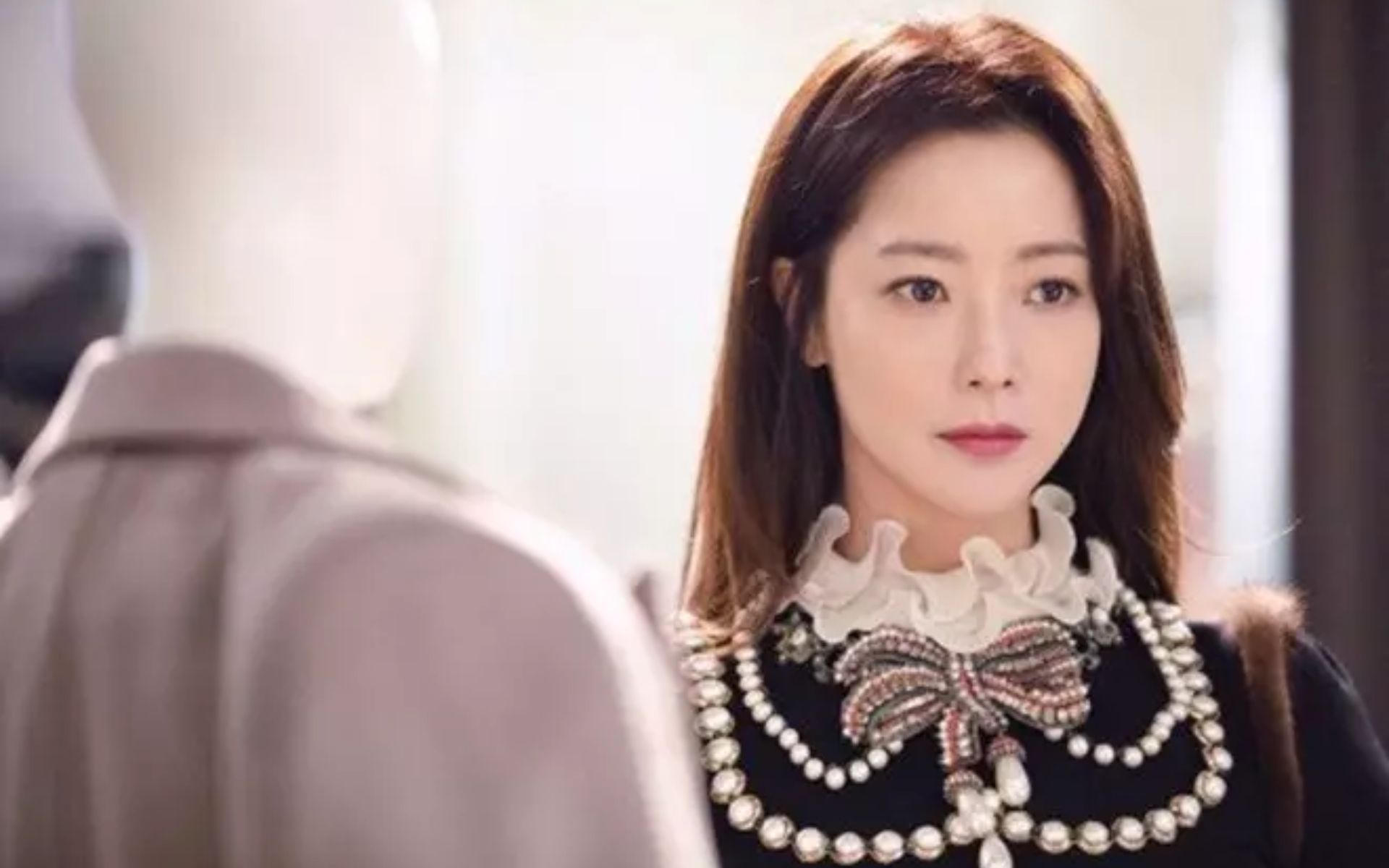 The Lady in Dignity 2