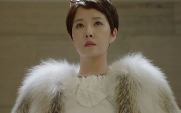 The Lady in Dignity