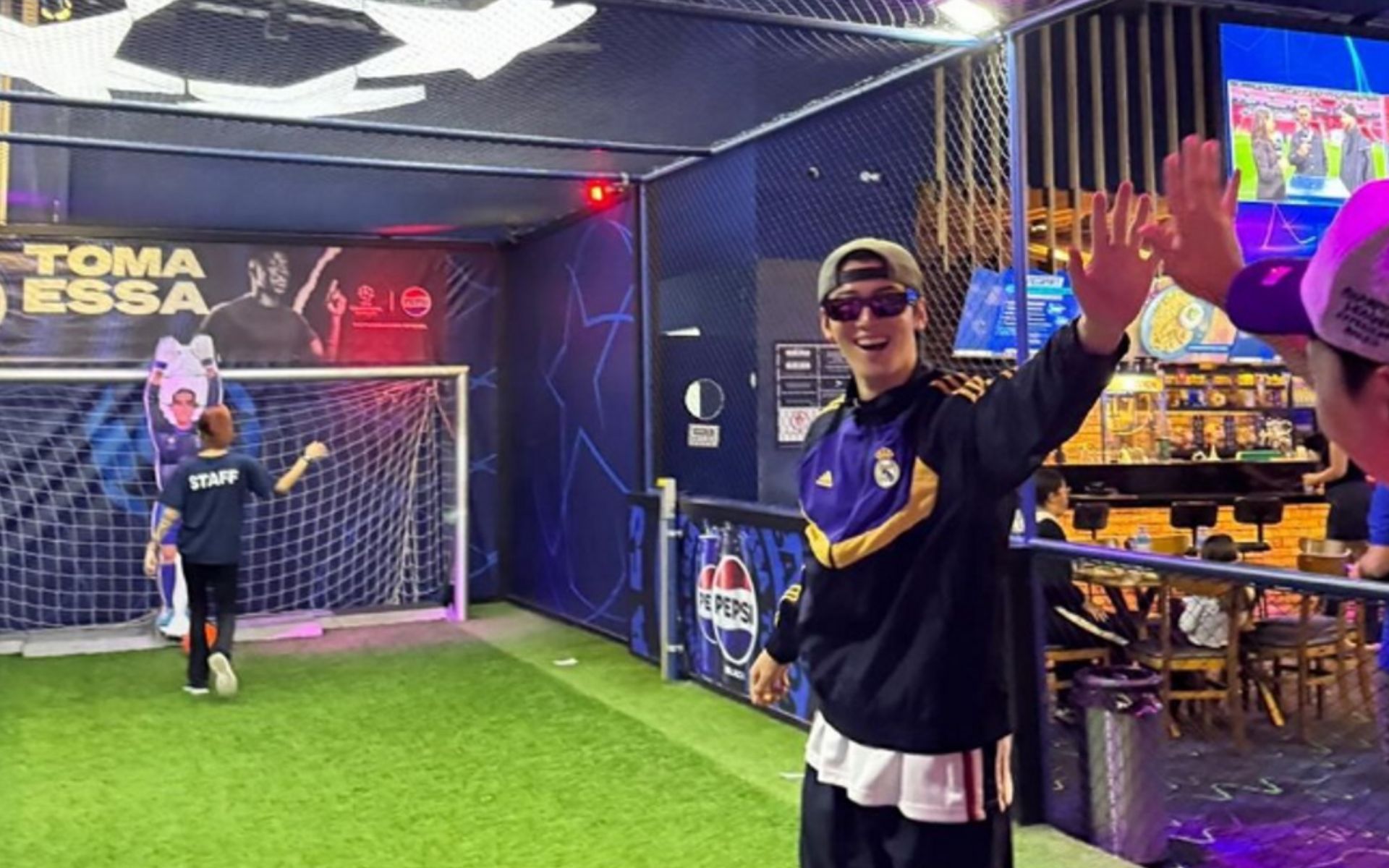 Cha Eun-Woo visto em Shopping em SP