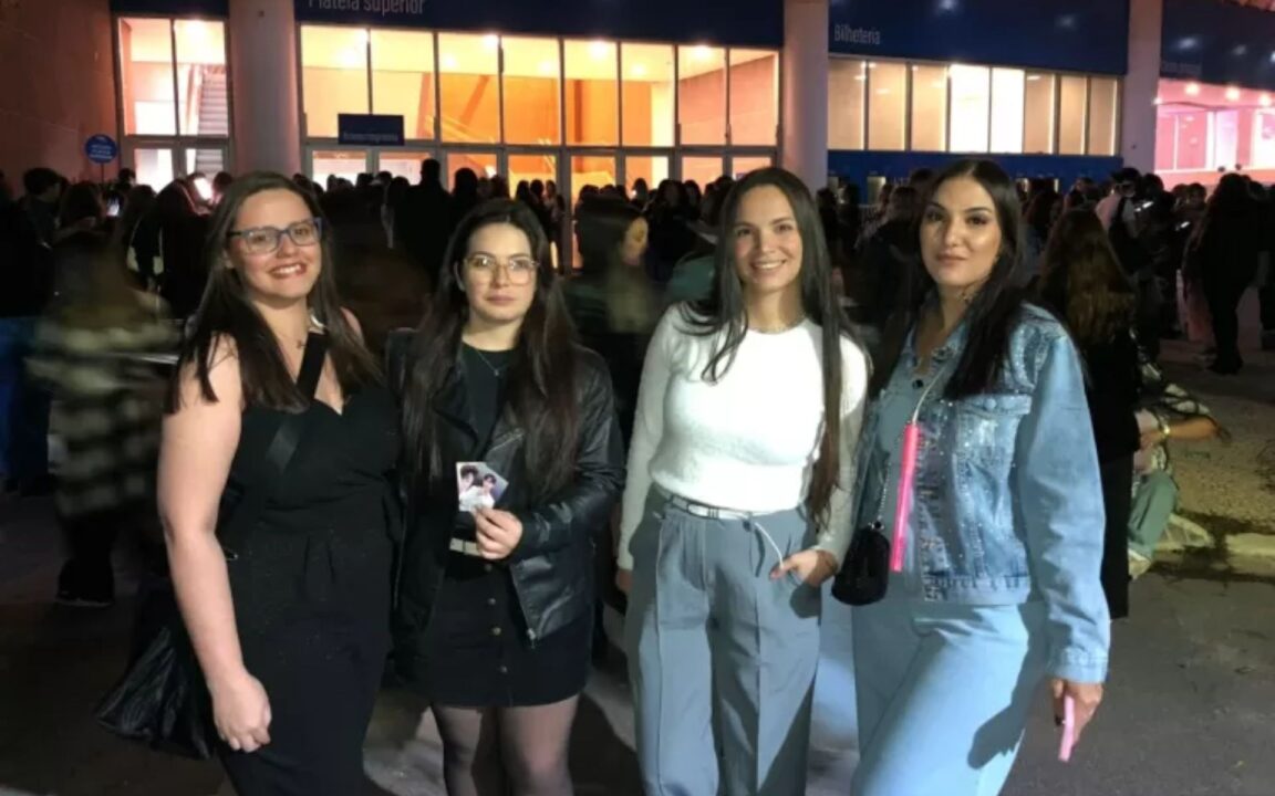 Seguidores de Cha Eun-woo Enfrentam Longas Distâncias e Altos Custos para Ver o Astro 3 Fas de Cha Eun Woo