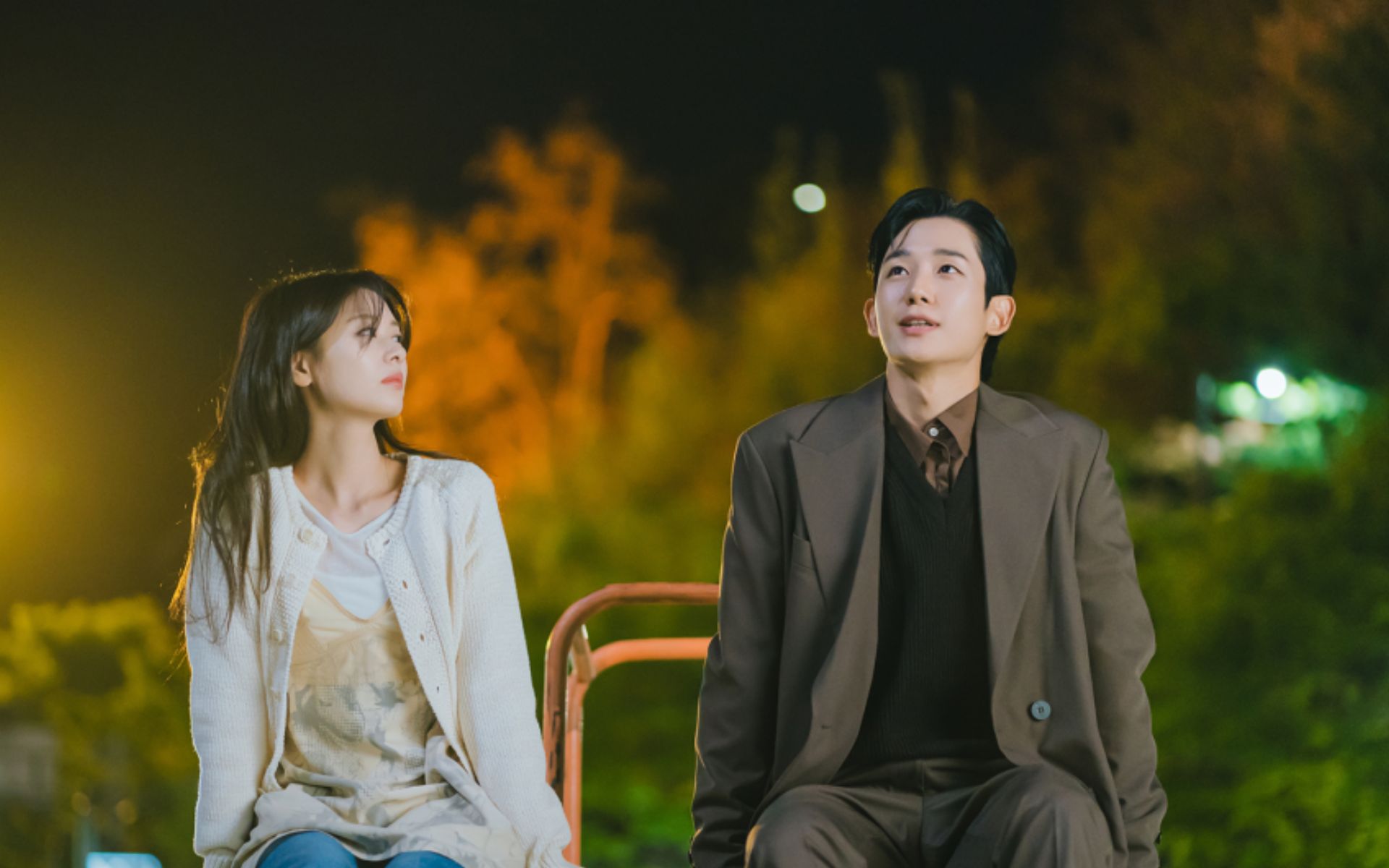 Jung Hae In e Jung So Min Compartilham Experiências de "Love Next Door" 7 Jung Hae In e Jung So Min em Love Next Door 1