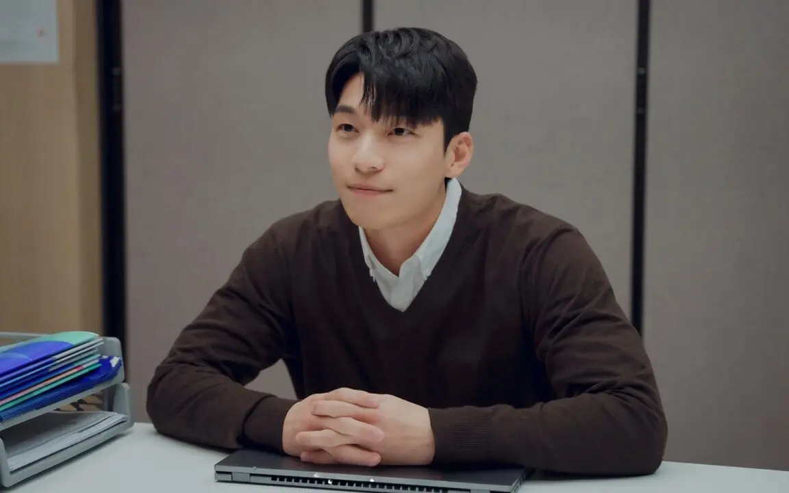 Wi Ha Joon Detalha Preparação para “O Romance da Meia-noite em Hagwon”