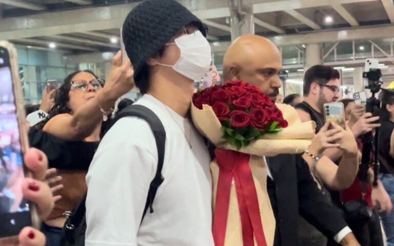 Seo In Guk Chega a São Paulo para o “Fanmeeting Ao Seu Dispor”