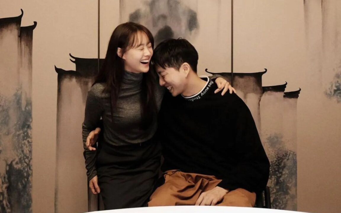 Song Ji Eun e Park We Anunciam o Casamento em Postagens Emocionantes nas Redes Sociais 4 Song Ji Eun e