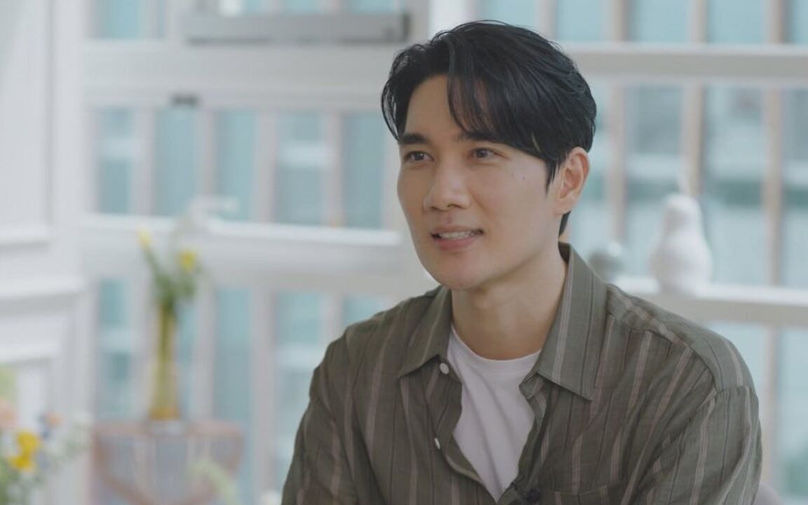 Uhm Tae Goo Reflete Sobre Desafios em "Meu Mafioso Predileto" e Relembra seu Passado Difícil 2 Uhm Tae Goo em entrevista com Yoo Quiz on the Block