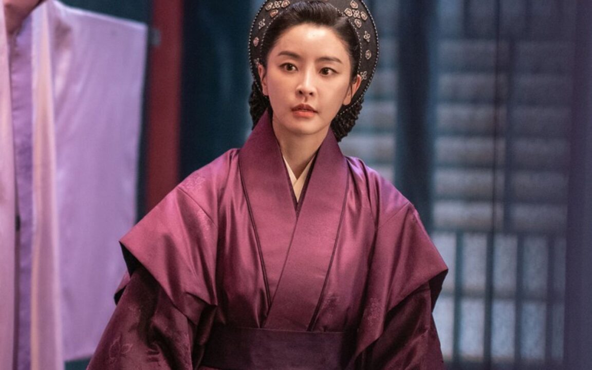 Queen Woo 8 Queen Woo 5