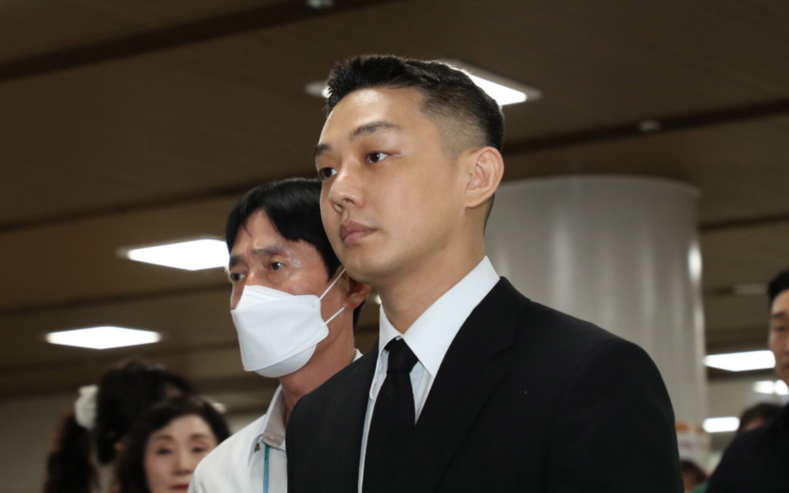 Tribunal condena Yoo Ah In a um ano de prisão; ator é detido Tribunal condena Yoo Ah In a um ano de prisão; ator é detido