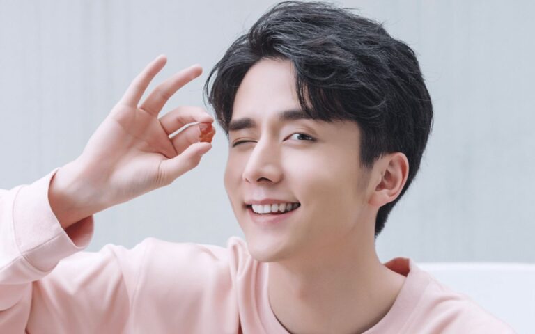 Os 15 atores chineses mais lindos e talentosos 3 Atores chineses mais lindos Zhang xincheng