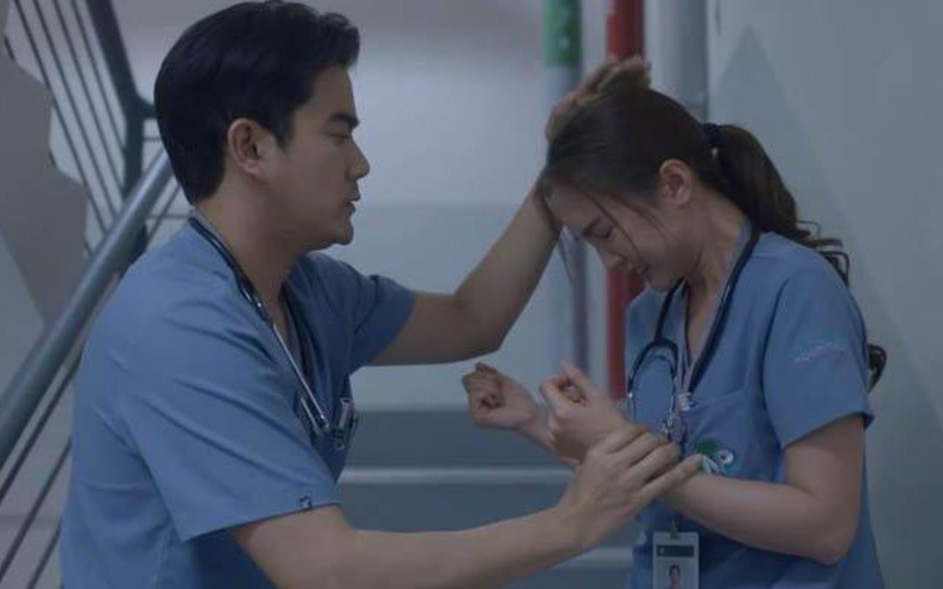 Um casal de emergência (Emergency Couple) 12 Um casal de emergencia Emergency Couple 1