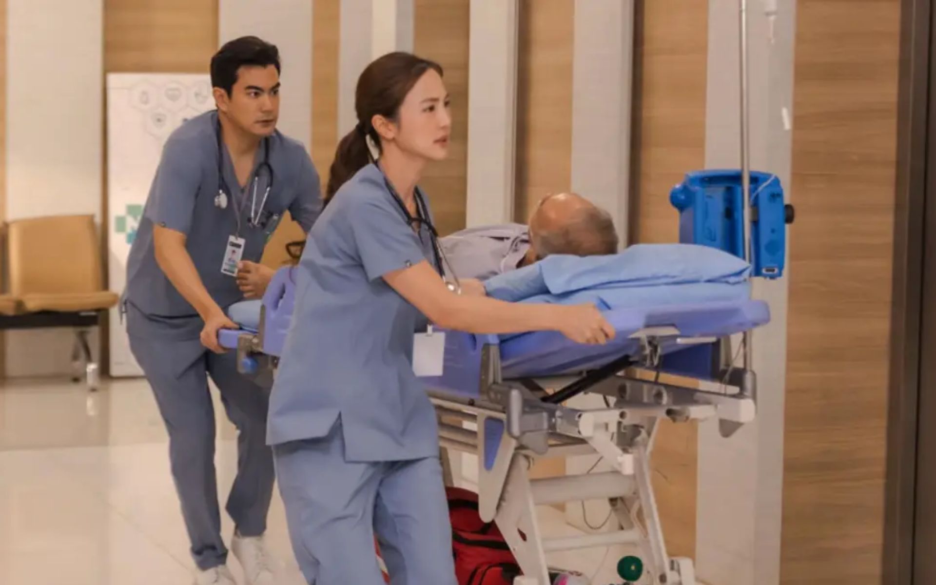 Um casal de emergência (Emergency Couple) 8 Um casal de emergencia Emergency Couple 5