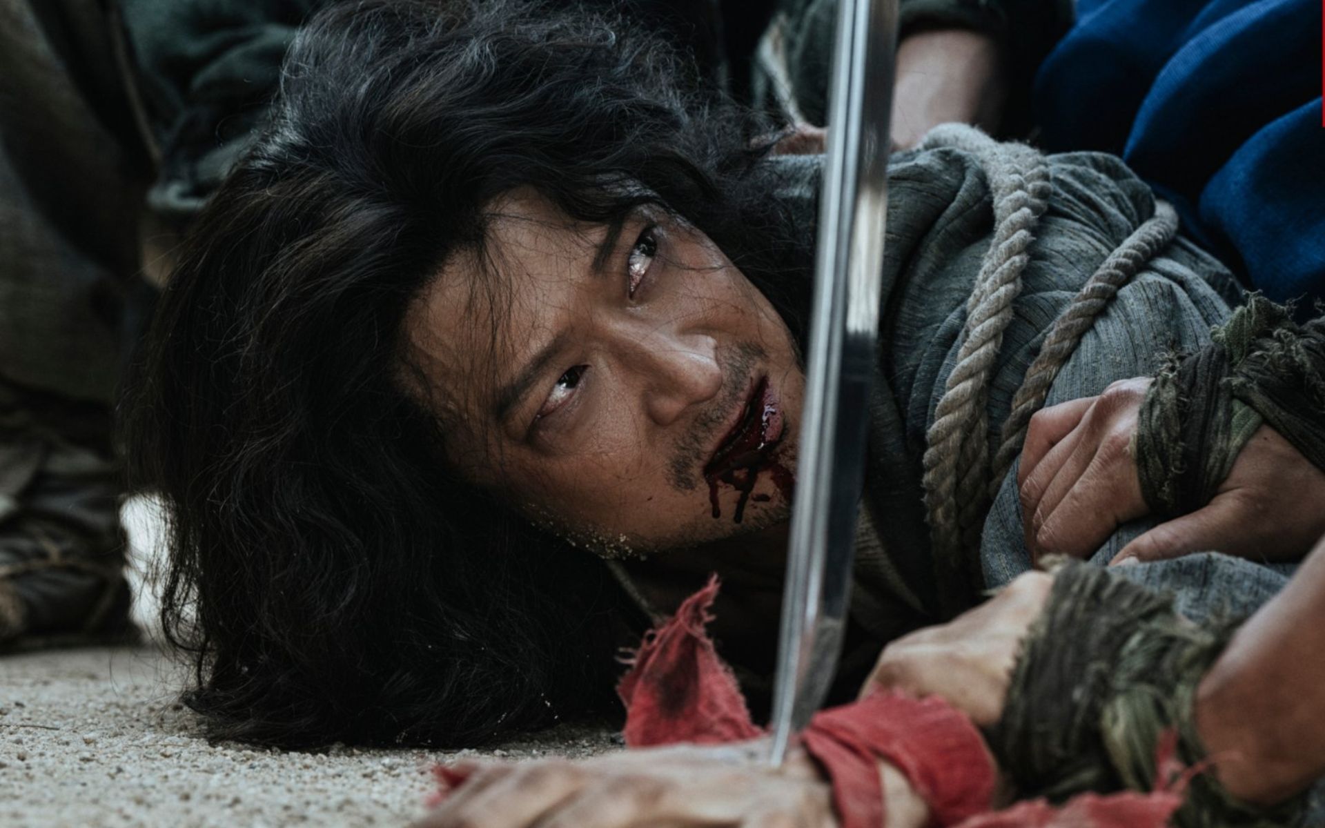 Confira as fotos e pôsteres oficiais de "Uprising" divulgados pela Netflix 10 Uprising fotos