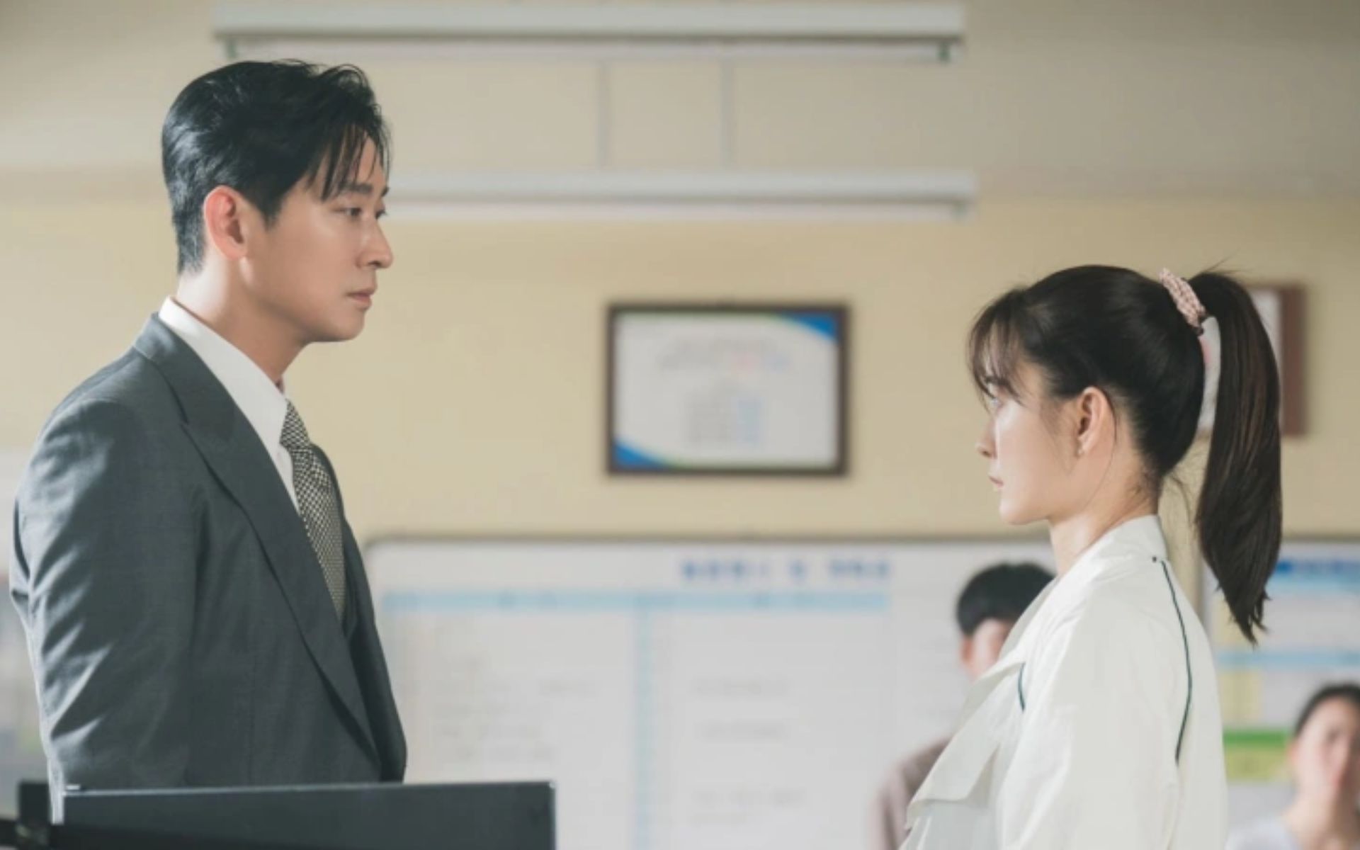 Amor entre inimigos (Love Your Enemy) 10 Amor entre inimigos Love Your Enemy 3