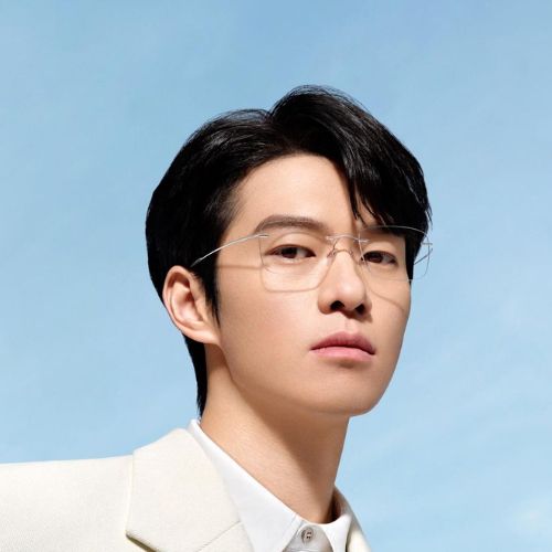 No fim, eu ri (Later, I Laughed) 7 Wei Da Xun