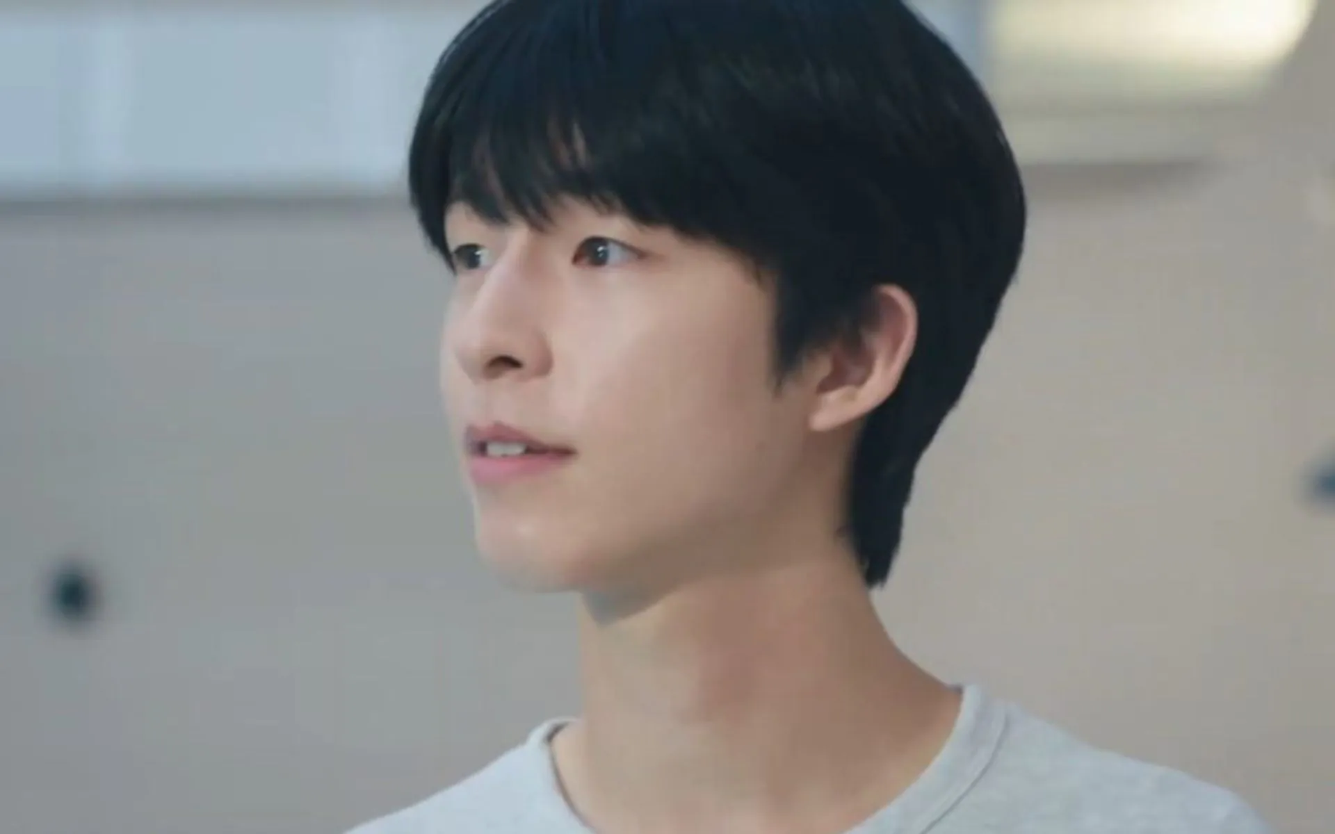 Hong Kyung no papel de Yong Jun em Hear Me Our Summer