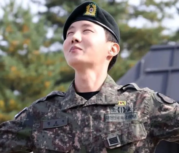 J-Hope, completa serviço militar