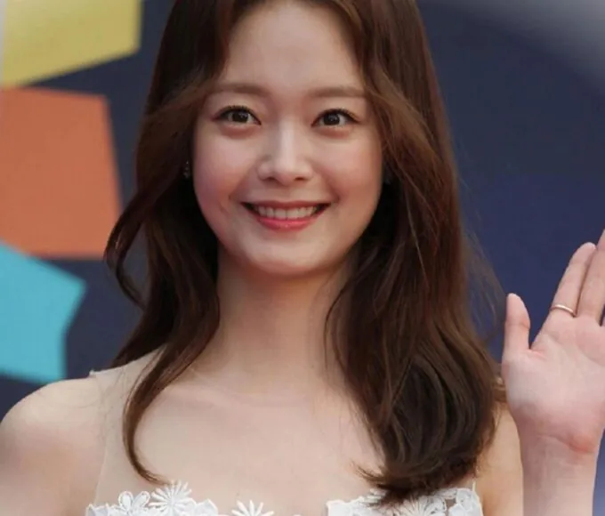 Jeon So Min retorna aos dramas com nova produção da KBS após dois anos